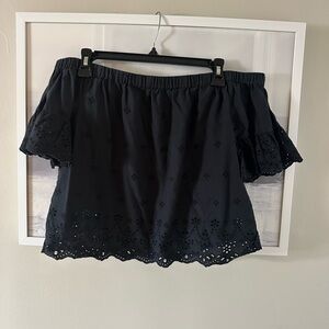 Madewell navy off the shoulder medium top - very flattering!